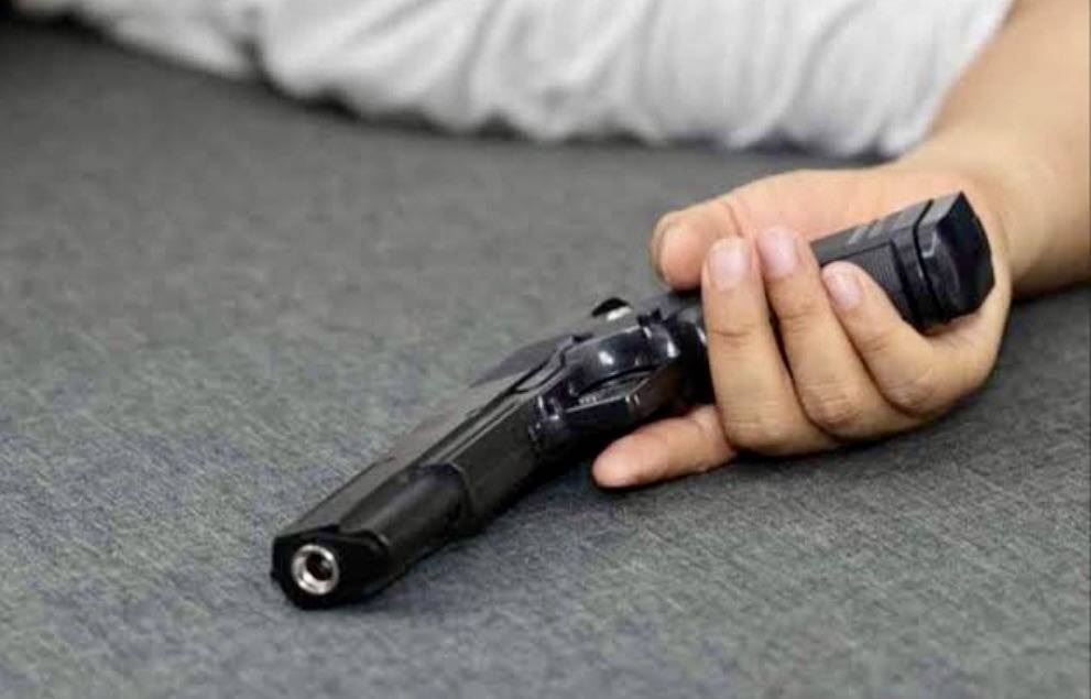 Polis Mehmet Selçuk Yaşamına Son Verdi (Merkez Ölüyoruz)